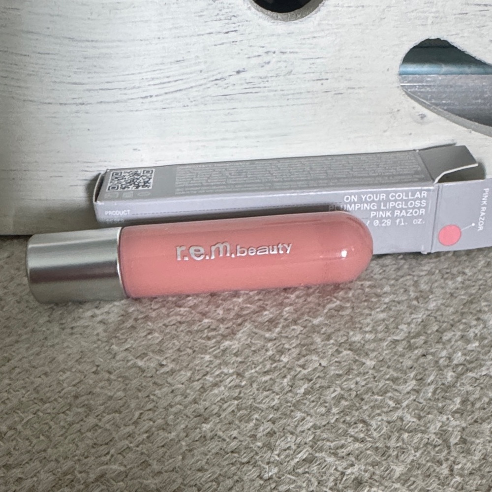REM BEAUTY Plumping Lip Gloss in Pink Razor NWT